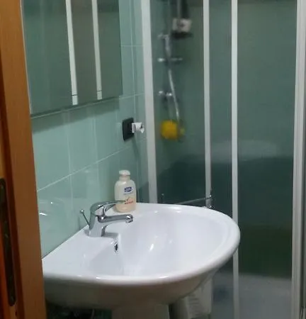 Robert House Apartment